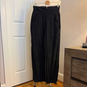 Women’s Bohemian Hardtail Black Cotton roll down Gypsy pant. Medium